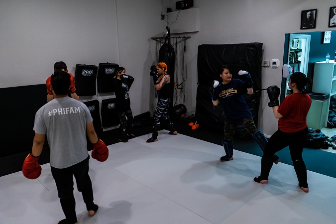 Fonda sparring in the Muay Thai Kickboxing class at Silanoe San Gabriel Alhambra adjacent